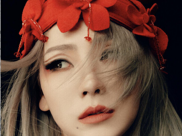 CL (ex-2NE1 minha bias✨)