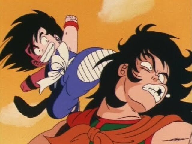 Bate em Yamcha para conseguir a esfera do dragão.