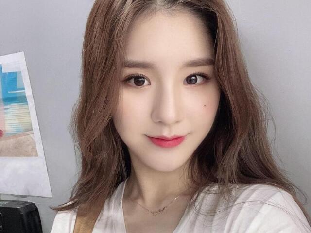 Heejin (Loona)