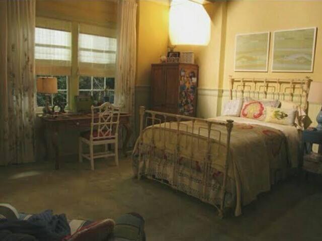 QUARTO DA EMILY