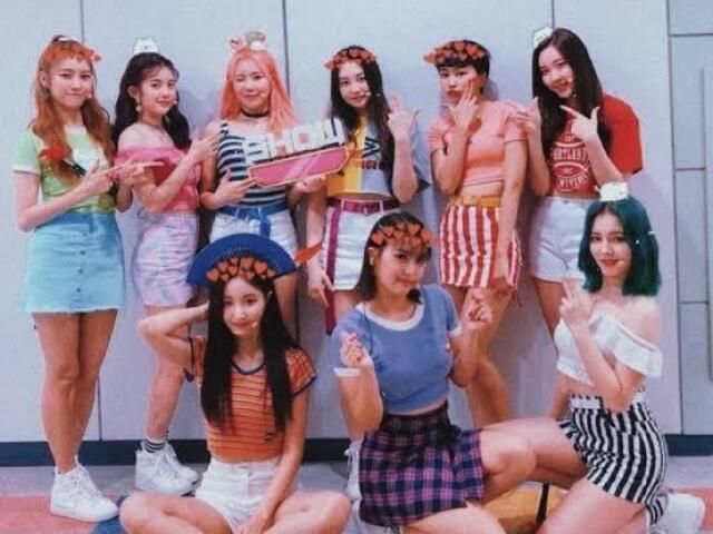 ✨ Momoland ✨