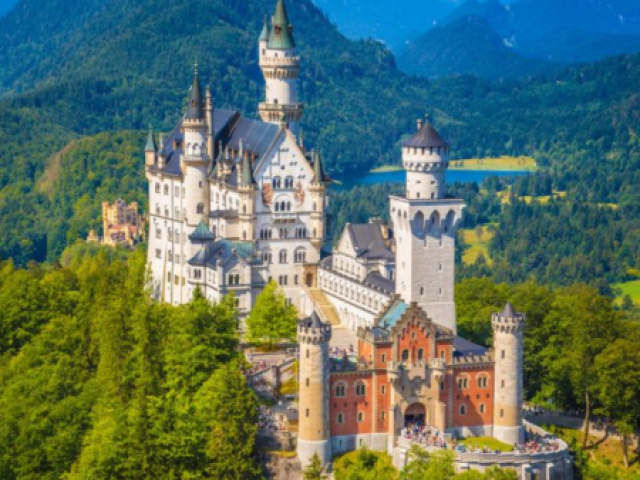 Esse é o Castelo de Neuschwanstein.