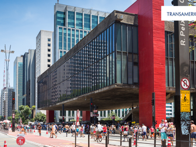 Na Paulista óbvio, amo a arquitetura e ver a arte moderna da Lina.