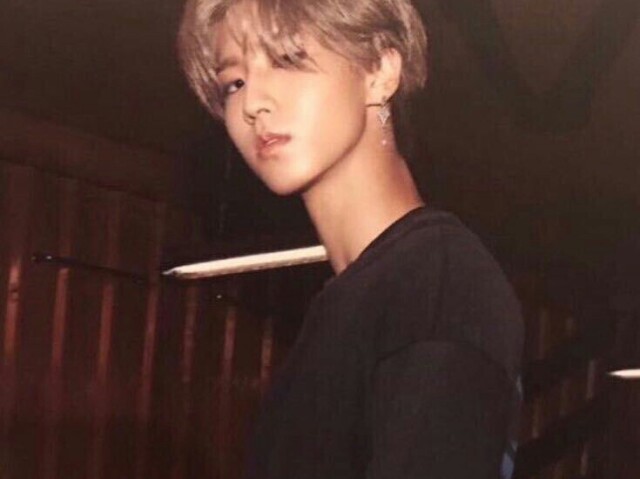 Han jisung deixar marcas em seu corpo.