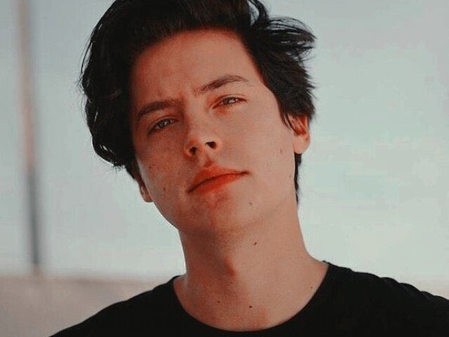 Cole Sprouse 🥵