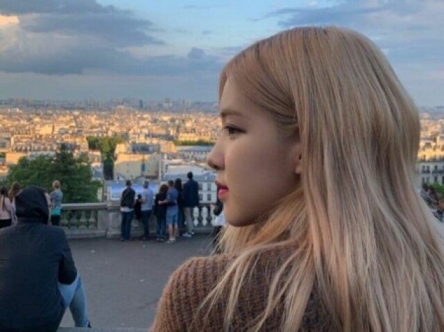Você conhece a ROSÉ?