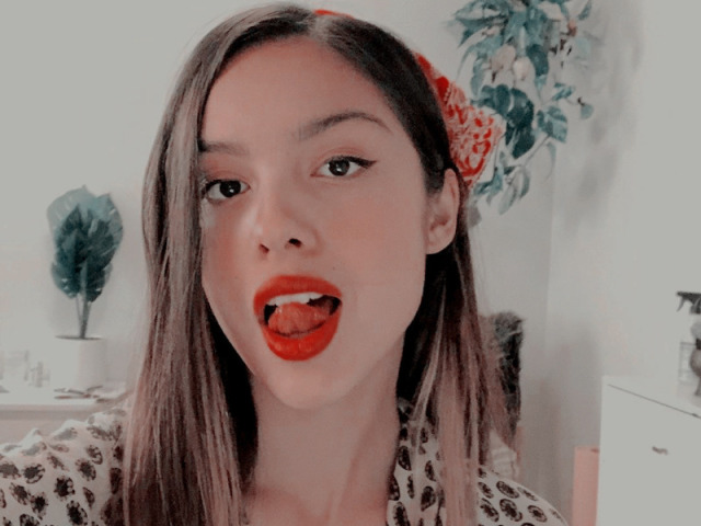 𝓞𝓵𝓲𝓿𝓲𝓪 𝓡𝓸𝓭𝓻𝓲𝓰𝓸