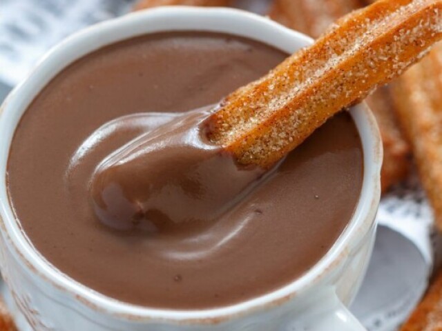 Churros com chocolates