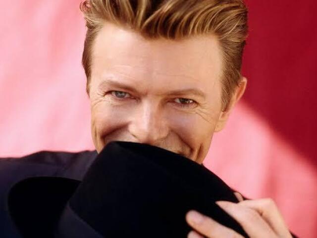 Responda 9 perguntas e eu te indico álbuns do Bowie