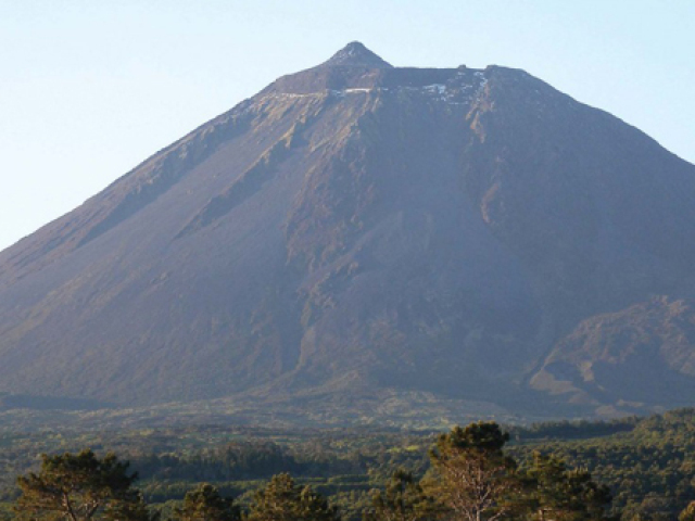 São montanhas naturais.