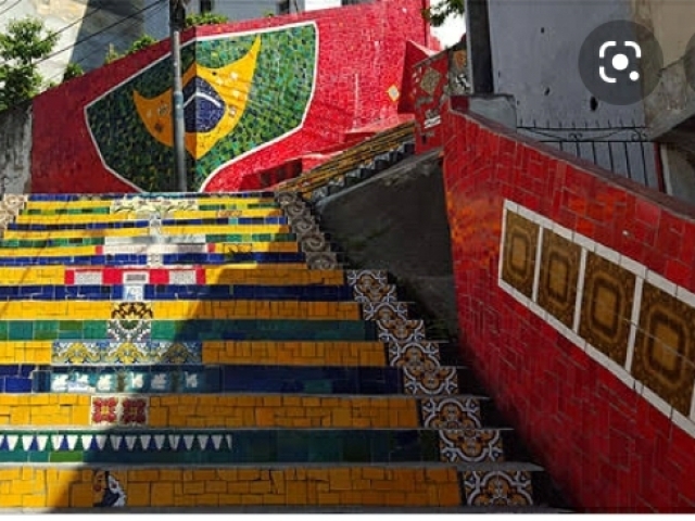 Escadaria colorida