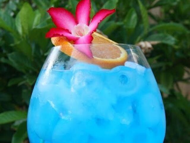 esse drink azul que eu achei hahha