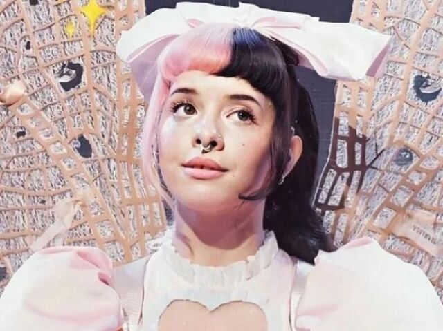 Qual álbum da Melanie Martinez você seria?
