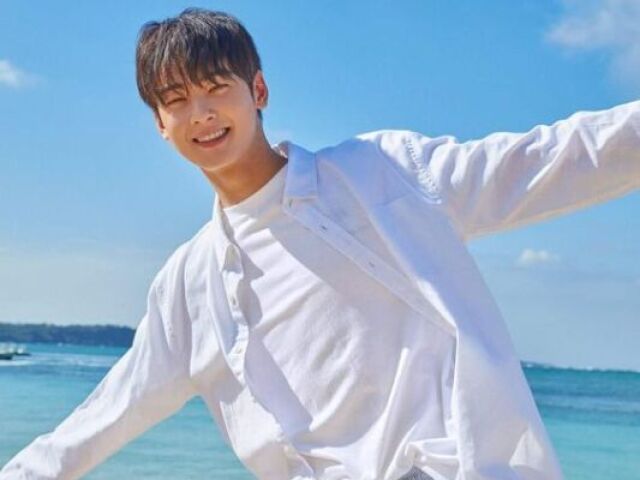 Seu nome real é Cha Eunwoo