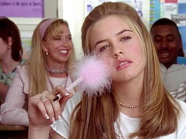 5 Looks e acessórios de Cher Horowitz para se inspirar.