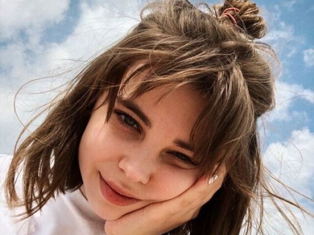 👱♀️