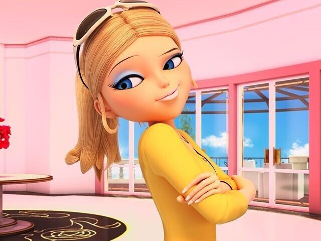 Chloe 🐝