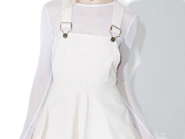 Vestido branco e lindo e simples