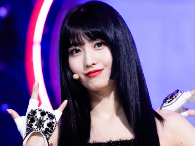 TWICE: Adivinhe o M/V pelo figurino da Momo