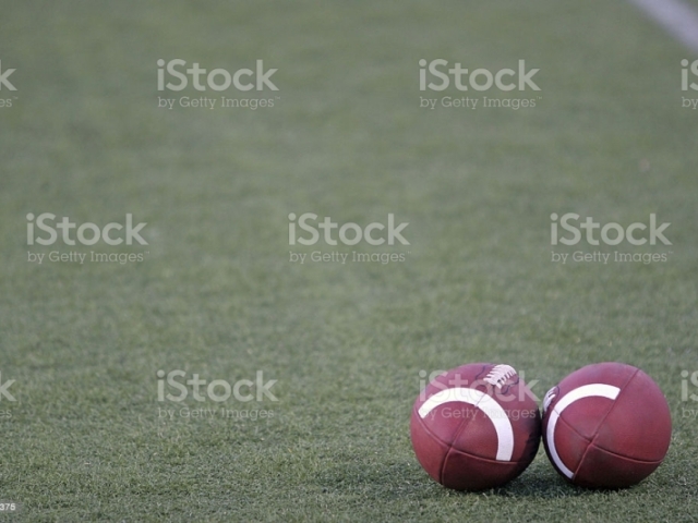 Duas bola de fut ameriano