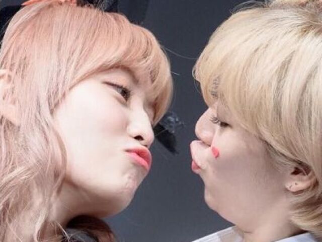 7. Momo e Jeongyeon