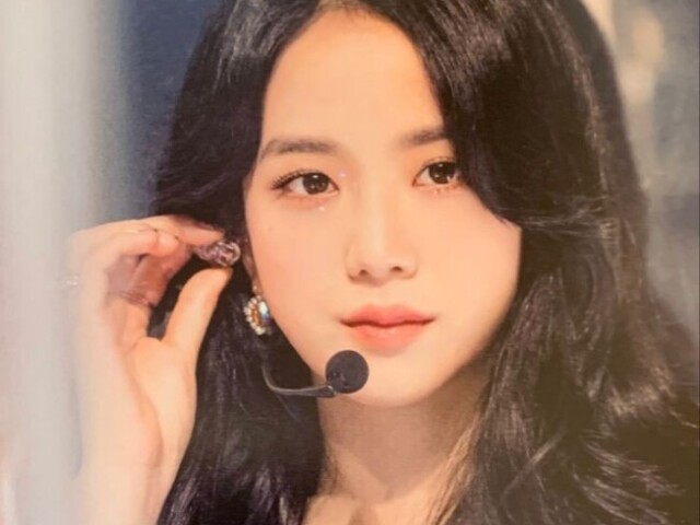 Jisoo: 26