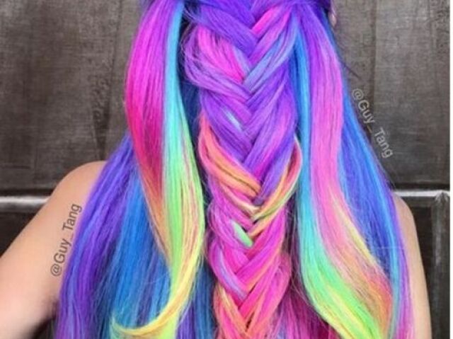 Arco-íris Neon(o cabelo inteiro)