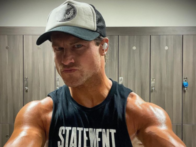 Dolph Ziggler vs Miz
{Se o Dolph perdesse vazava}