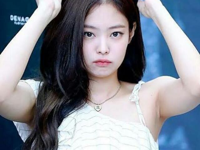 JENNIE