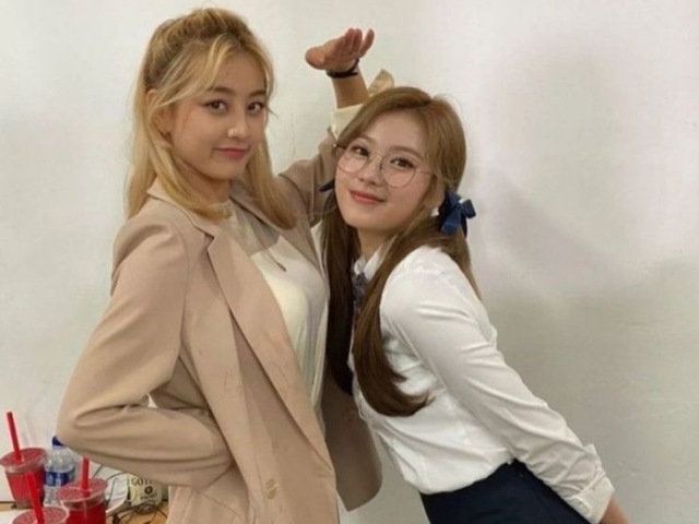 Jihyo e Sana