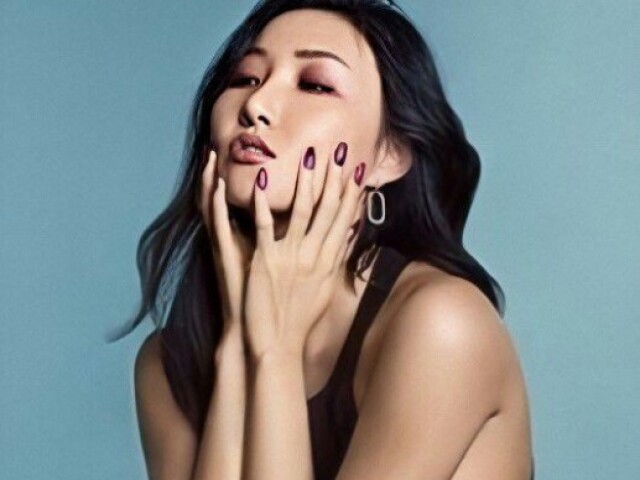 Hwasa (Mamamoo)