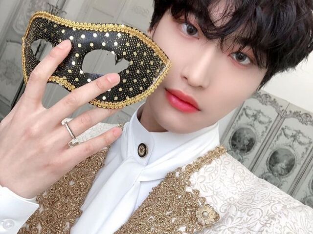 Ir ao baile de máscaras com Seonghwa (Ateez)