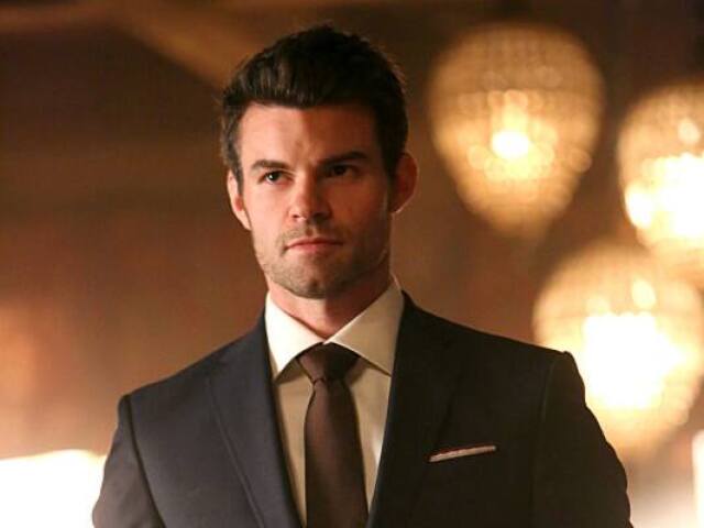 Na cama do Elijah