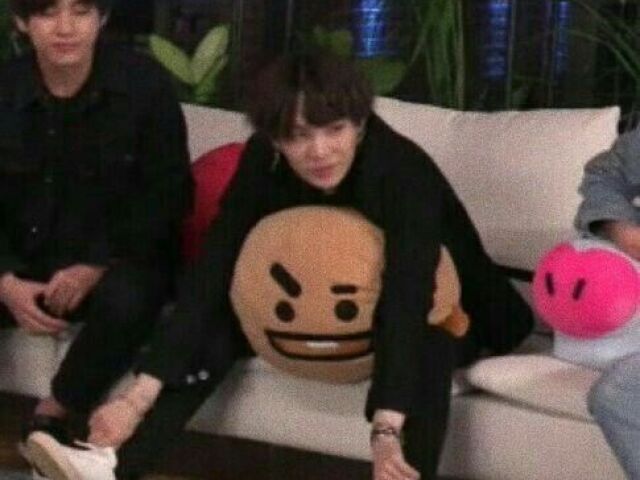 Essa aq dele com o shooky (não me lembro como se escreve KAKAKAK)