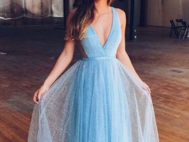 esse vestido é comprido,vai até o pé