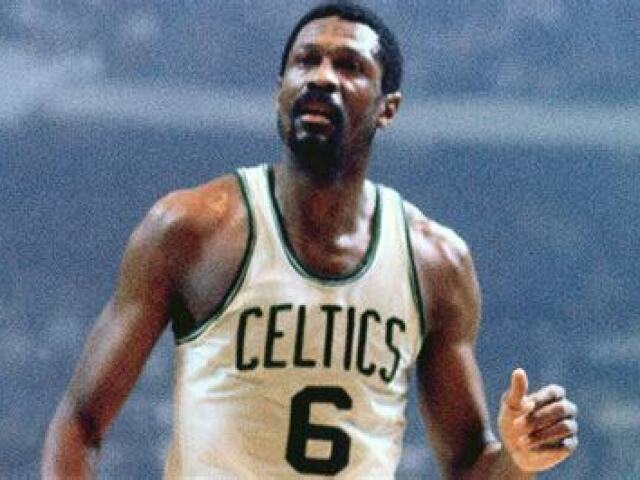 Pivô Reboteiro- Bill Russell e Dwight Howard