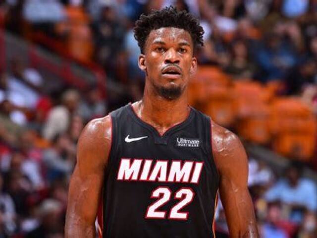 Marcador-Julius Erving/Jimmy Butler