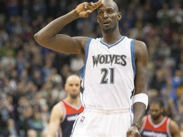 Escudeiro Medieval- Kevin Garnett/Draymond Green