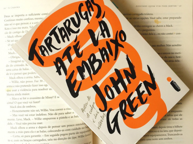 Tartarugas Até lá Embaixo - John Green