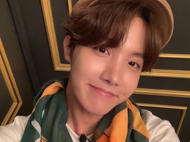 Escolha entre essas imagens e te indicarei uma música do J-hope parte 2
