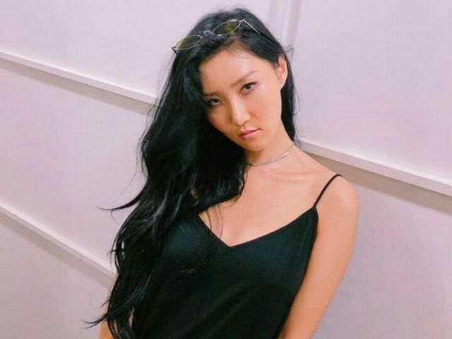 Hwasa claro, divah