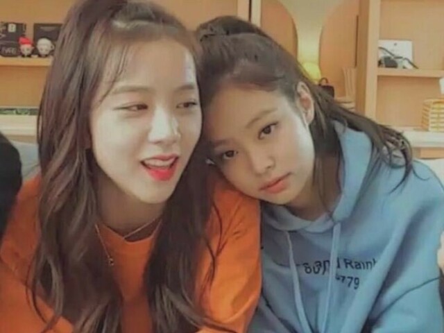 Jisoo Jennie