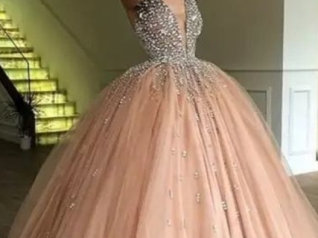 Imaginem um vestido longo não coube na imagem