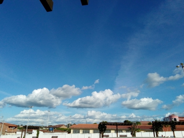 Na praça ver o céu 💜❤️💙