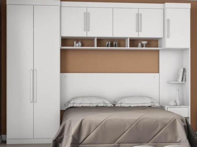 4-guarda roupa com a cama encaixada (a decoração da cama nn vale)