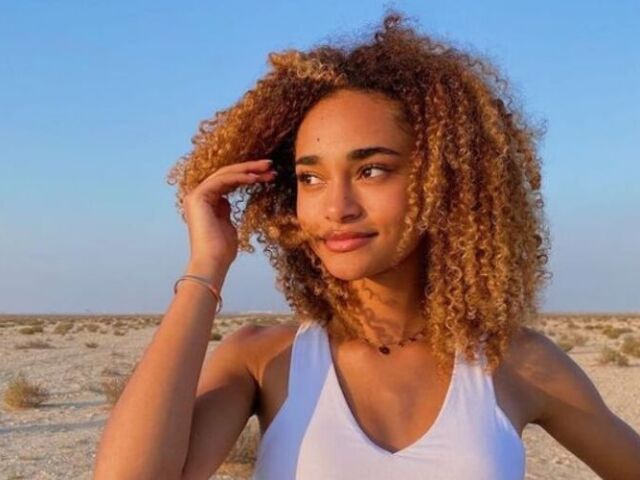 Melánie Thomas.