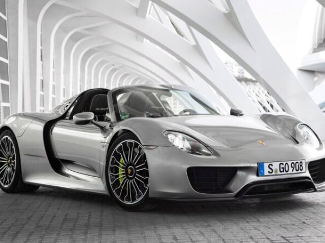 Porche 918 spyder.