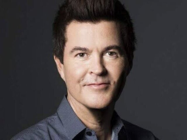 Quem criou ao grupo foi Simon Fuller.