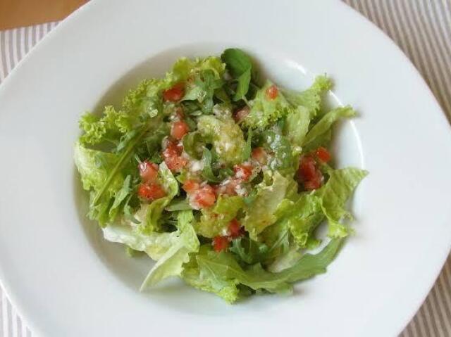 Salada verde.