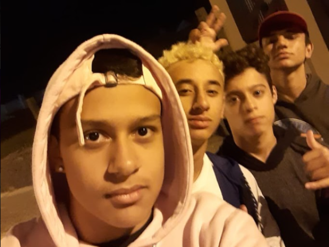 Colei nos guri.
Partiu litoral